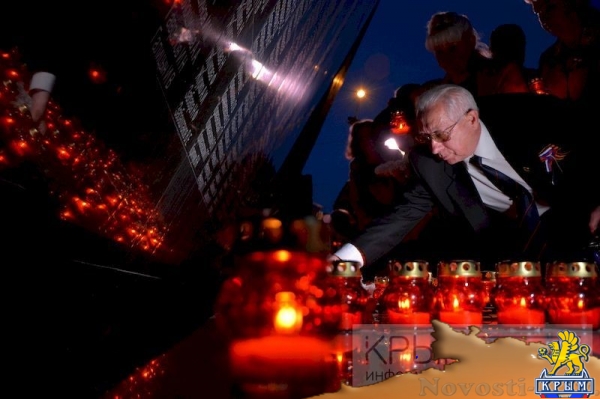 Более тысячи участников акции «Зажги свечу памяти» почтили память погибших в концлагере «Красный» (ФОТО) - «Общество Крыма»