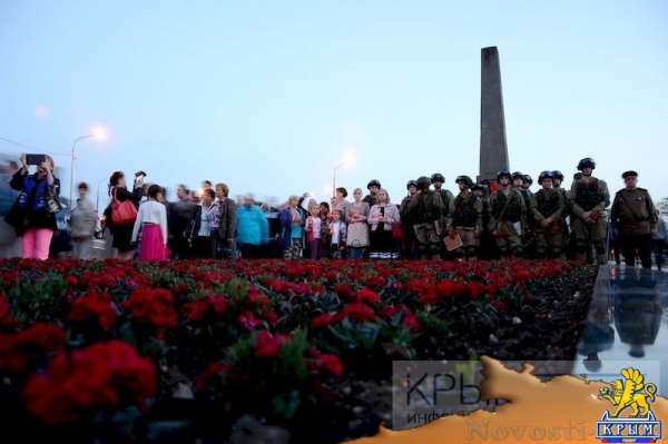 Более тысячи участников акции «Зажги свечу памяти» почтили память погибших в концлагере «Красный» (ФОТО) - «Общество Крыма»