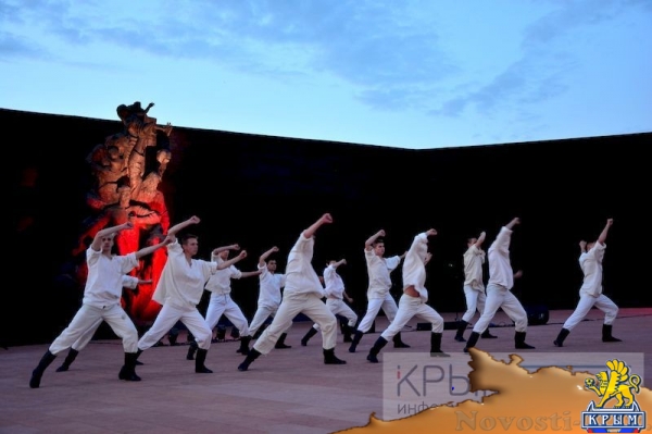 Более тысячи участников акции «Зажги свечу памяти» почтили память погибших в концлагере «Красный» (ФОТО) - «Общество Крыма»