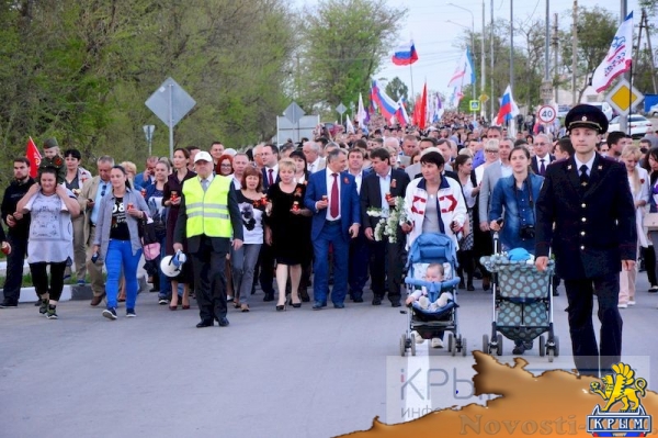 Более тысячи участников акции «Зажги свечу памяти» почтили память погибших в концлагере «Красный» (ФОТО) - «Общество Крыма»