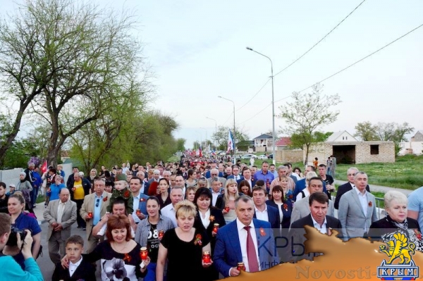 Более тысячи участников акции «Зажги свечу памяти» почтили память погибших в концлагере «Красный» (ФОТО) - «Общество Крыма»