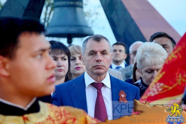 Более тысячи участников акции «Зажги свечу памяти» почтили память погибших в концлагере «Красный» (ФОТО) - «Общество Крыма»