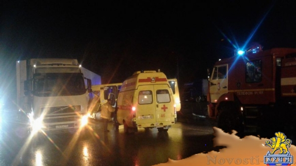 В Симферополе маршрутка врезалась в фуру - «Новости Крыма»