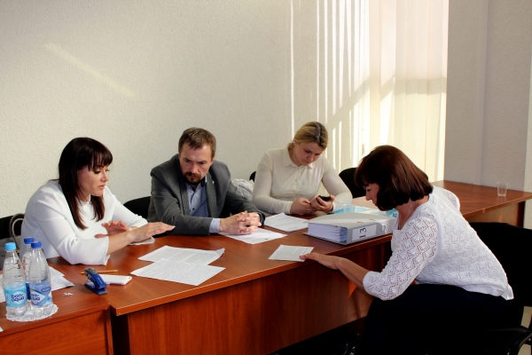 49 специалистов Госкомрегистра со всего Крыма, претендующих на звание госрегистратора, проходят предварительную комплексную аттестацию - «Госкомрегистр»