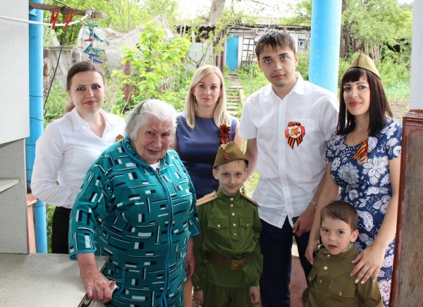 Коллектив Госкомрегистра поздравил ветеранов ВОВ, участников боевых действий и тружеников тыла с Великой Победой - «Госкомрегистр»