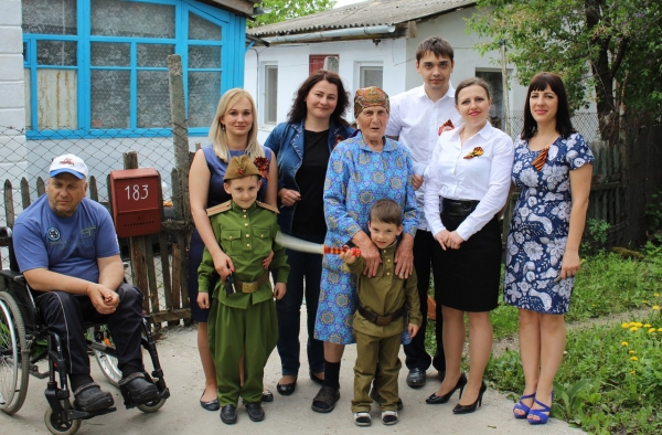 Коллектив Госкомрегистра поздравил ветеранов ВОВ, участников боевых действий и тружеников тыла с Великой Победой - «Госкомрегистр»