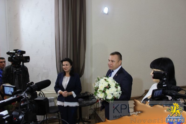 Дети из керченской многодетной семьи получили в дар от Крымской госфилармонии музыкальные инструменты (ФОТО) - «Культура Крыма»