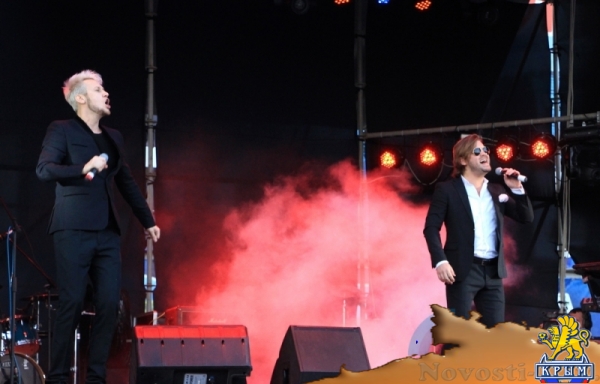 В Луганске широко отметили День Республики (ФОТО) - «Общество Крыма»