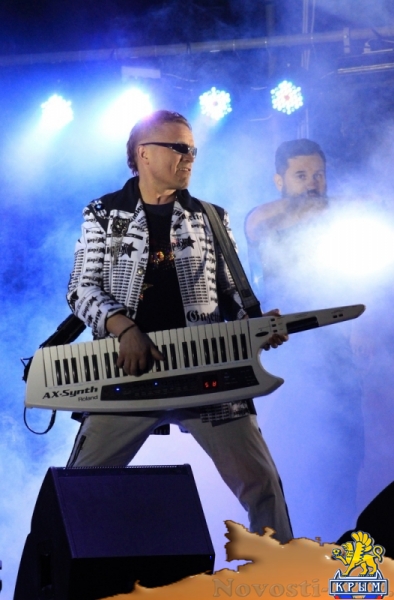 В Луганске широко отметили День Республики (ФОТО) - «Общество Крыма»