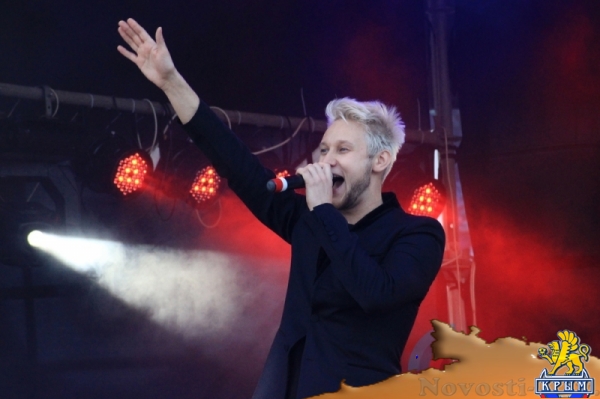 В Луганске широко отметили День Республики (ФОТО) - «Общество Крыма»