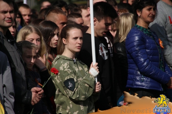 Более 2 тысяч студентов и школьников ЛНР дали клятву на верность Республики (ФОТО) - «Общество Крыма»