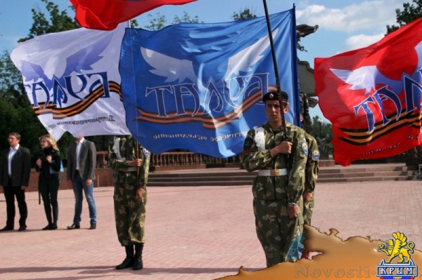 Более 2 тысяч студентов и школьников ЛНР дали клятву на верность Республики (ФОТО) - «Общество Крыма»