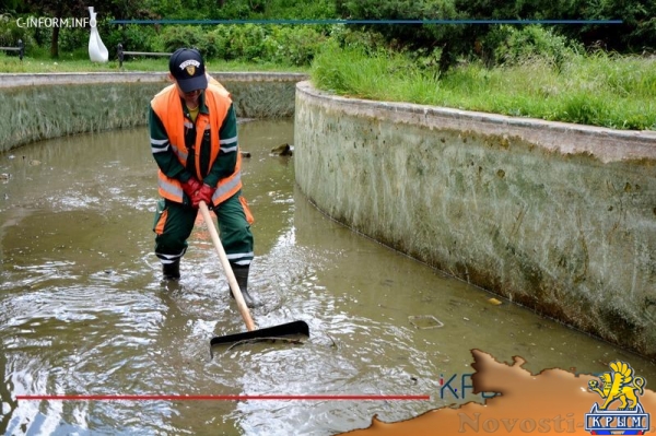 Очистка прудов возле фонтана Савопуло в Симферополе займет три дня (ФОТО, ВИДЕО) - «Общество Крыма»