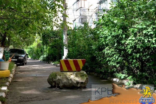 Симферопольские врачи начали бороться с незаконными шлагбаумами во дворах (ФОТО, ВИДЕО) - «Общество Крыма»