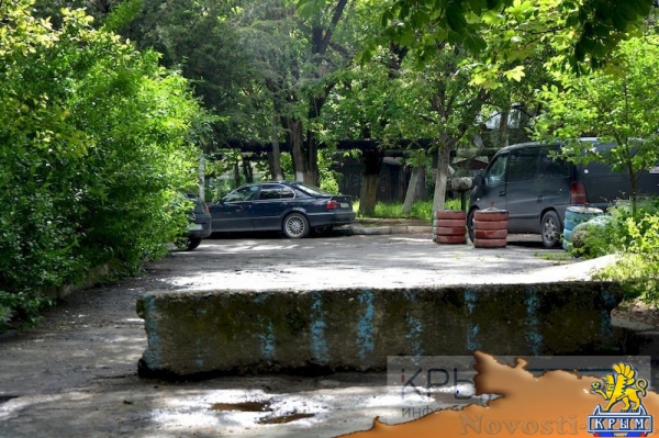 Симферопольские врачи начали бороться с незаконными шлагбаумами во дворах (ФОТО, ВИДЕО) - «Общество Крыма»
