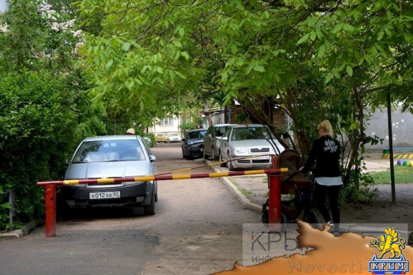 Симферопольские врачи начали бороться с незаконными шлагбаумами во дворах (ФОТО, ВИДЕО) - «Общество Крыма»