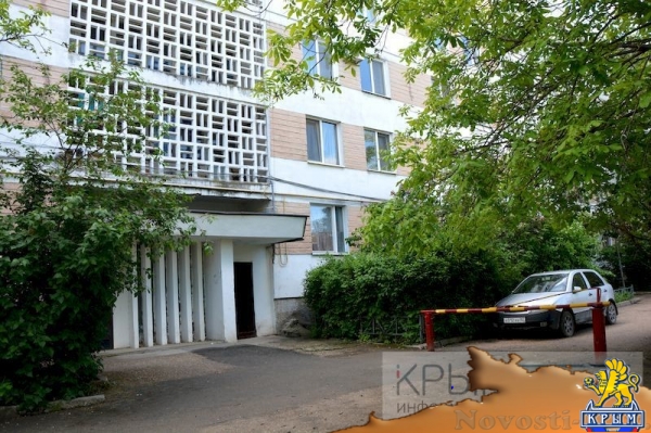 Симферопольские врачи начали бороться с незаконными шлагбаумами во дворах (ФОТО, ВИДЕО) - «Общество Крыма»