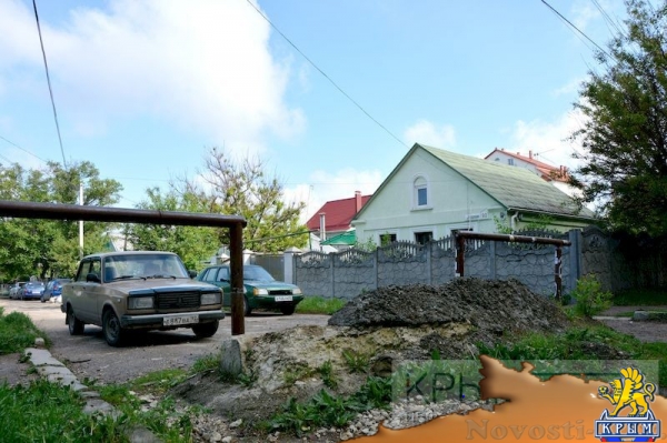 Симферопольские врачи начали бороться с незаконными шлагбаумами во дворах (ФОТО, ВИДЕО) - «Общество Крыма»