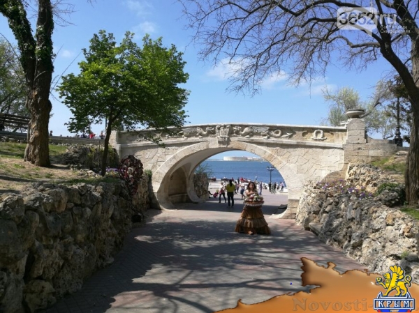 Первое место, куда идут туристы в Севастополе - площадь адмирала Нахимова (ФОТО) - «Симферополь» Первое место, куда идут туристы в Севастополе - площадь адмирала Нахимова (ФОТО) - «Симферополь»