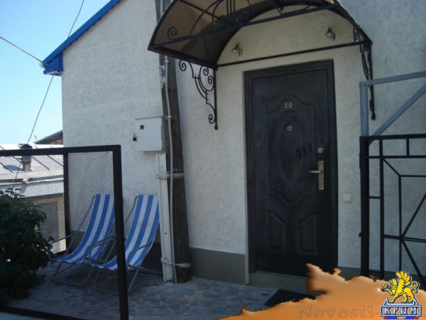 Отдых в Ялте. 2-комнатный дом (спальня и студия) с двориком ! Отдых в Крыму 2017 - жильё в Крыму без посредников - «Отдых в Ялте»