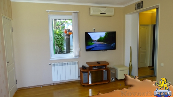 Отдых в Ялте. 2-комнатный дом (спальня и студия) с двориком ! Отдых в Крыму 2017 - жильё в Крыму без посредников - «Отдых в Ялте»