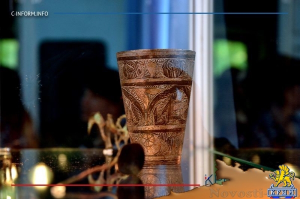 Крымский этнографический музей презентовал коллекцию народной русской одежды XIX-XX веков и бытовых предметов (ФОТО) - «Культура Крыма»