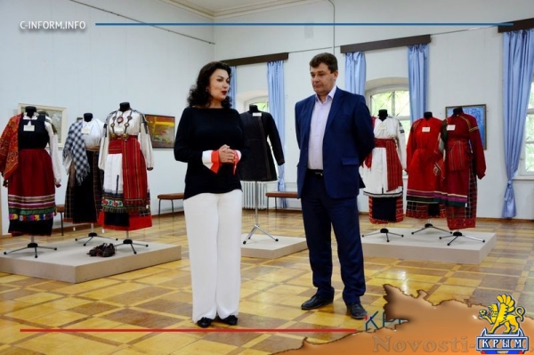Крымский этнографический музей презентовал коллекцию народной русской одежды XIX-XX веков и бытовых предметов (ФОТО) - «Культура Крыма»