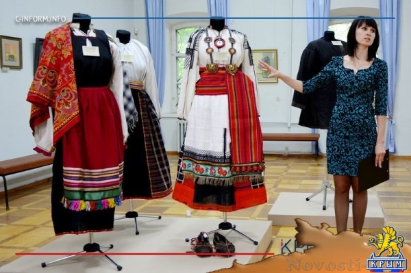 Крымский этнографический музей презентовал коллекцию народной русской одежды XIX-XX веков и бытовых предметов (ФОТО) - «Культура Крыма»