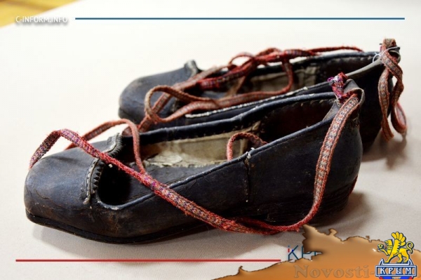 Крымский этнографический музей презентовал коллекцию народной русской одежды XIX-XX веков и бытовых предметов (ФОТО) - «Культура Крыма»