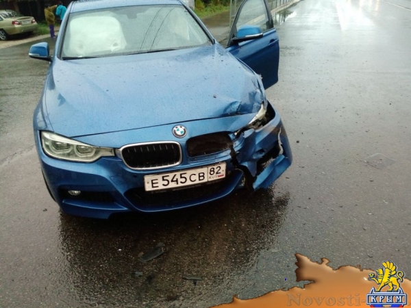 В Симферополе водитель иномарки разбил машину на 300 тысяч и улетел в кювет (ФОТО) - «Симферополь»