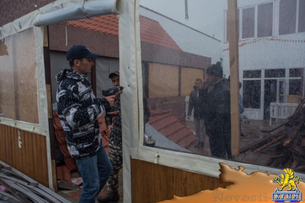 На Ай-Петри добровольно-принудительно снесут 43 строения (ФОТО) - «Симферополь» На Ай-Петри добровольно-принудительно снесут 43 строения (ФОТО) - «Симферополь»