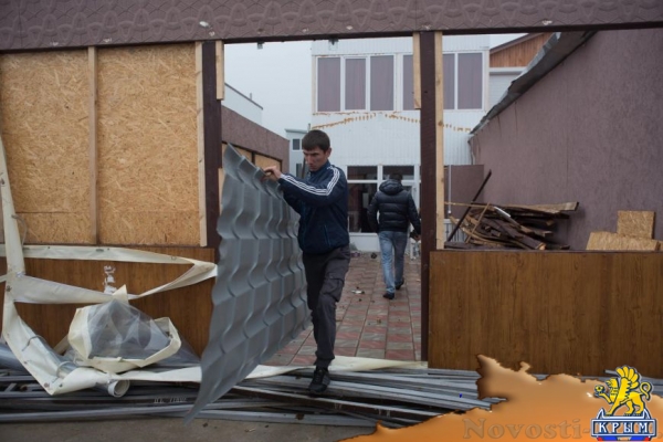 На Ай-Петри добровольно-принудительно снесут 43 строения (ФОТО) - «Симферополь» На Ай-Петри добровольно-принудительно снесут 43 строения (ФОТО) - «Симферополь»
