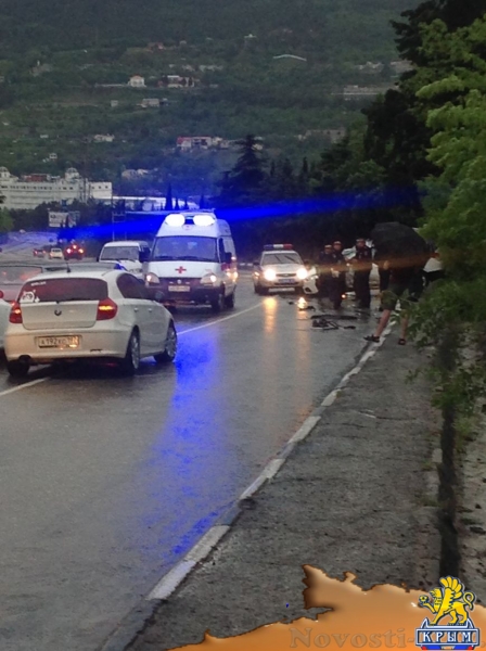 Сегодня на крымских трассах в ДТП попала свадебная машина, а мотоцикл "влетел" под грузовик (ФОТО) - «Симферополь» Сегодня на крымских трассах в ДТП попала свадебная машина, а мотоцикл "влетел" под грузовик (ФОТО) - «Симферополь»