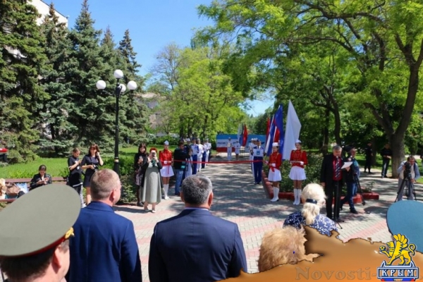 В Керчи разбили аллею городов-побратимов - «Керчь»
