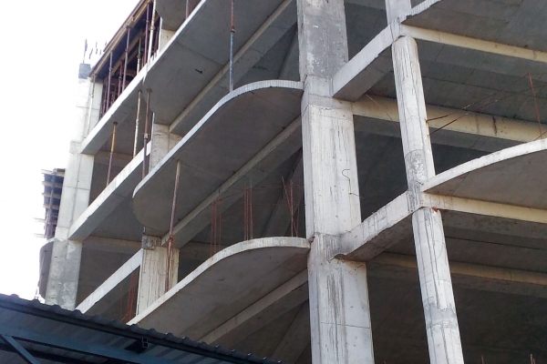 Ялтинский ЖСК незаконно возводит 5-этажку вместо частного домовладения — Александр Спиридонов - «Госкомрегистр»