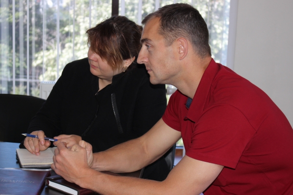 Специалисты Госкомрегистра продолжают оказывать содействие сельхозтоваропроизводителям в оформлении земельных участков - «Госкомрегистр»