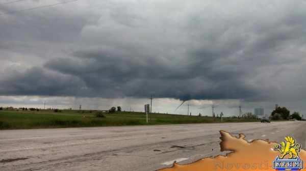 После ливней и града в Крыму прошел смерч (ФОТОФАКТ) - «Симферополь» После ливней и града в Крыму прошел смерч (ФОТОФАКТ) - «Симферополь»