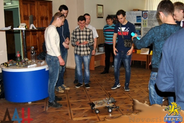 Донецкие студенты изобрели миниатюрного робота-сапера (ФОТО) - «Общество Крыма»