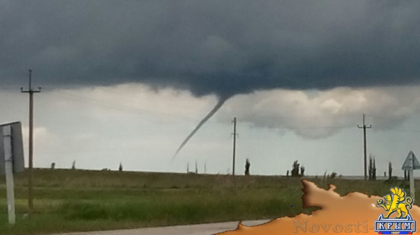 Смерч прошелся по Коктебелю (ФОТО) - «Политика Крыма» Смерч прошелся по Коктебелю (ФОТО) - «Политика Крыма»