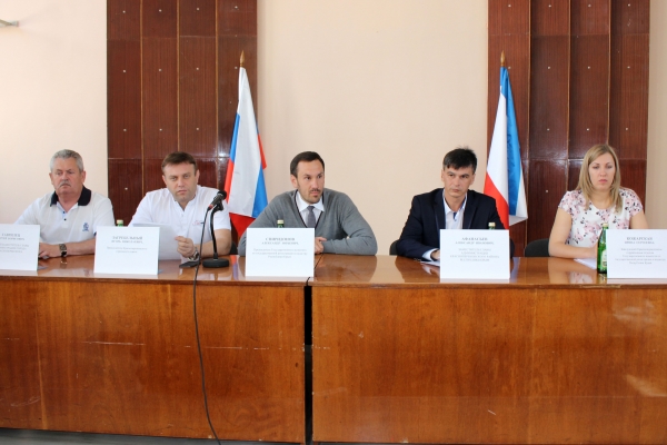 Александр Спиридонов: Крымским муниципалитетам необходимо перейти на электронную подачу документов в Госкомрегистр до конца 2017 года - «Госкомрегистр»