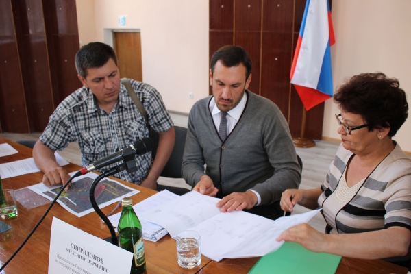 Председатель Госкомрегистра провел выездные приемы граждан в Красноперекопске и Джанкое - «Госкомрегистр»