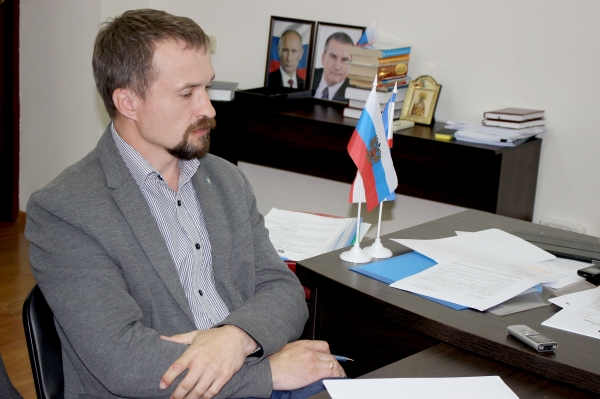 Зампредседателя Госкомрегистра возглавил межведомственную рабочую группу для формирования базы данных объектов налогообложения по земельному налогу - «Госкомрегистр»