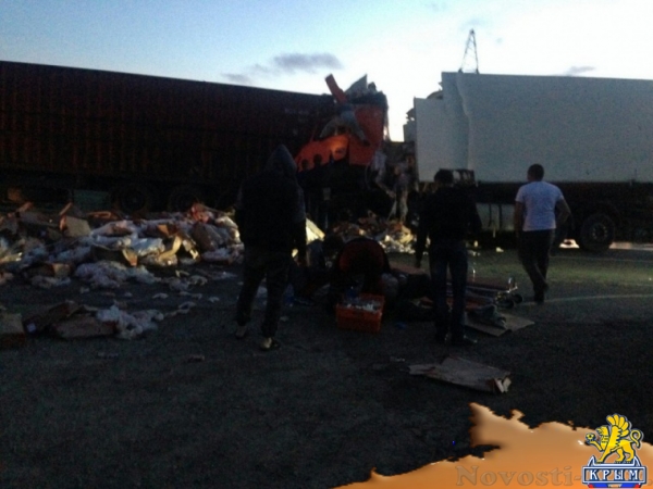 В ДТП под Керчью сильно помяло фуру с окорочками - «Керчь» В ДТП под Керчью сильно помяло фуру с окорочками - «Керчь»