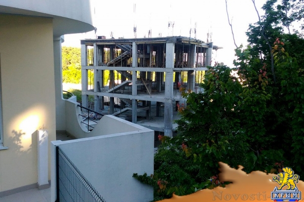 Госземнадзор проверит законность строительства в Ялте многоэтажки вместо частного дома (ФОТО) - «Экономика Крыма»