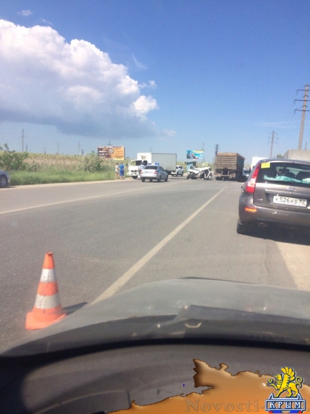 В Крыму легковушку смяло после столкновения с фурой - «Происшествия»