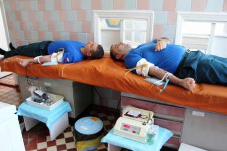 Крымские спасатели сдали кровь для детей, пострадавшим от огня - «МЧС» Крымские спасатели сдали кровь для детей, пострадавшим от огня - «МЧС»