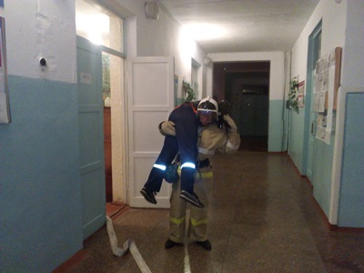 Сотрудники ГКУ РК « Пожарная охрана Республики Крым» проводят пожарно-тактические занятия - «МЧС» Сотрудники ГКУ РК « Пожарная охрана Республики Крым» проводят пожарно-тактические занятия - «МЧС»