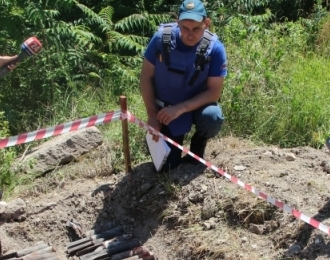 Пиротехники Центра «Лидер» проводят разминирование Крепости Керчь - «МЧС»