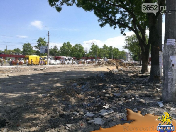 В Симферополе "стихийщики" продолжают торговать на руинах у Центрального рынка (ФОТОФАКТ) - «Симферополь»