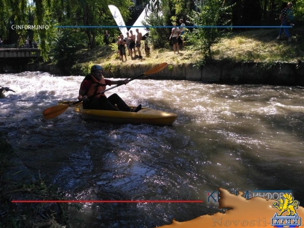 Симферополь возродил традицию сплава на каяках и матрасах по Салгиру в День города (ФОТО) - «Экономика Крыма»